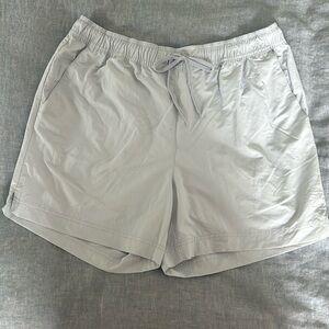 Columbia PFG light gray shorts